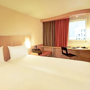 Ibis Hauptbahnhof Otel